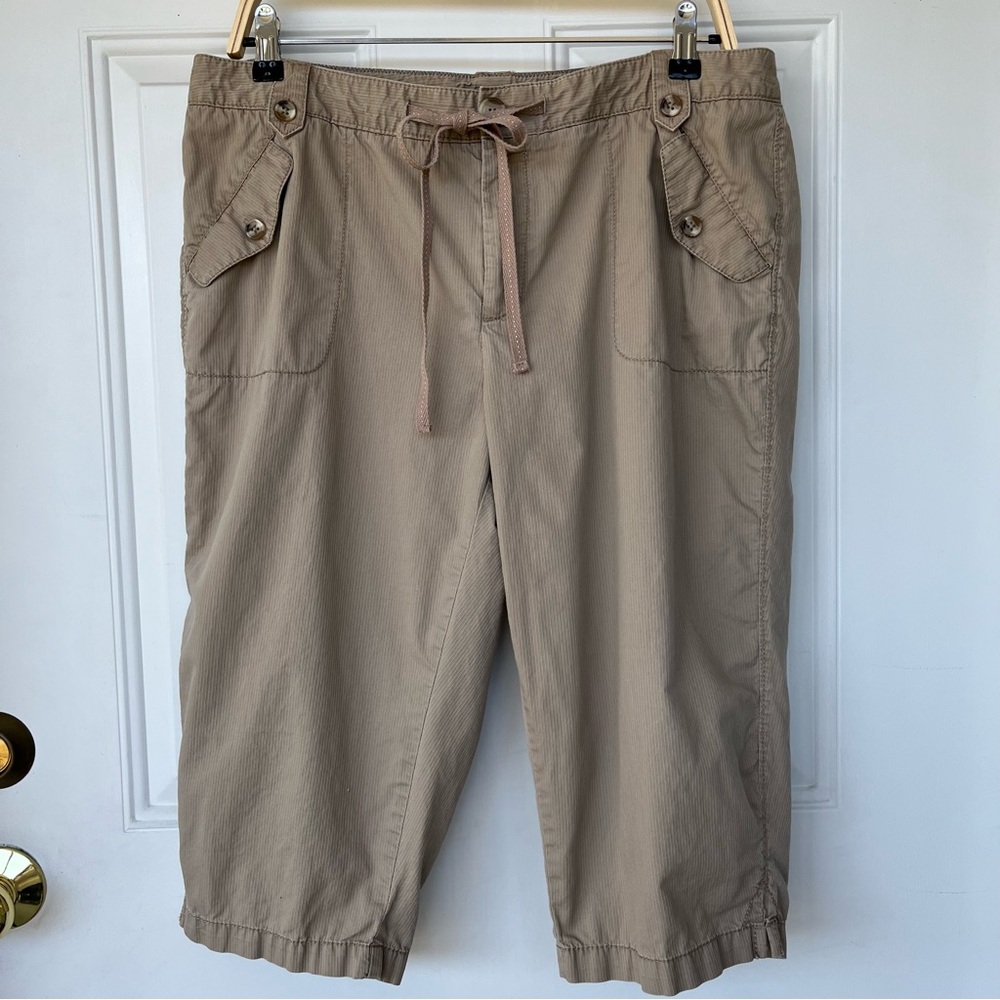 •Dockers• Tan Drawstring Capri Pants - Size 16W